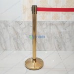 Cột chắn inox mạ vàng dây căng màu đỏ