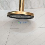 Cột chắn inox mạ vàng dây căng màu đỏ