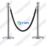 Trụ chắn inox phân làn màu bạc dây nhung đen