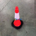 Chóp nón giao thông nhựa PE đế cao su 75cm
