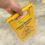 Biển cảnh báo TRÁNH XA KHU VỰC HÓA CHẤT chữ A