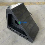 Cục chặn bánh xe cao su đúc tam giác ASIA-15PRO