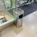 Thùng rác gạt tàn cửa trước đặt tiền sảnh