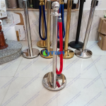 Trụ chắn inox đầu tròn dây nhung trùng màu đỏ
