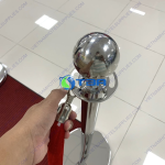 Trụ chắn inox đầu tròn dây nhung trùng màu đỏ