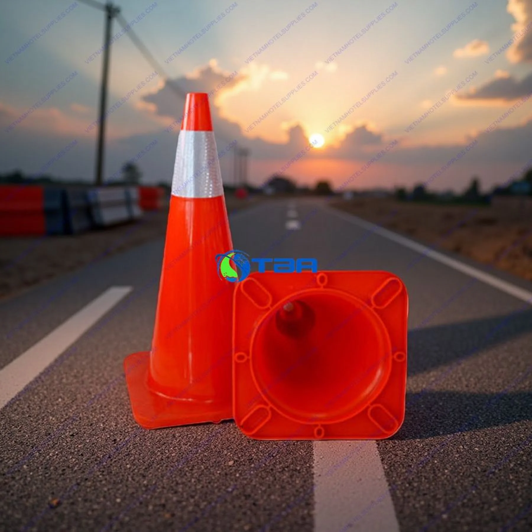 Cọc tiêu chóp nón giao thông nhựa dẻo PVC 45cm