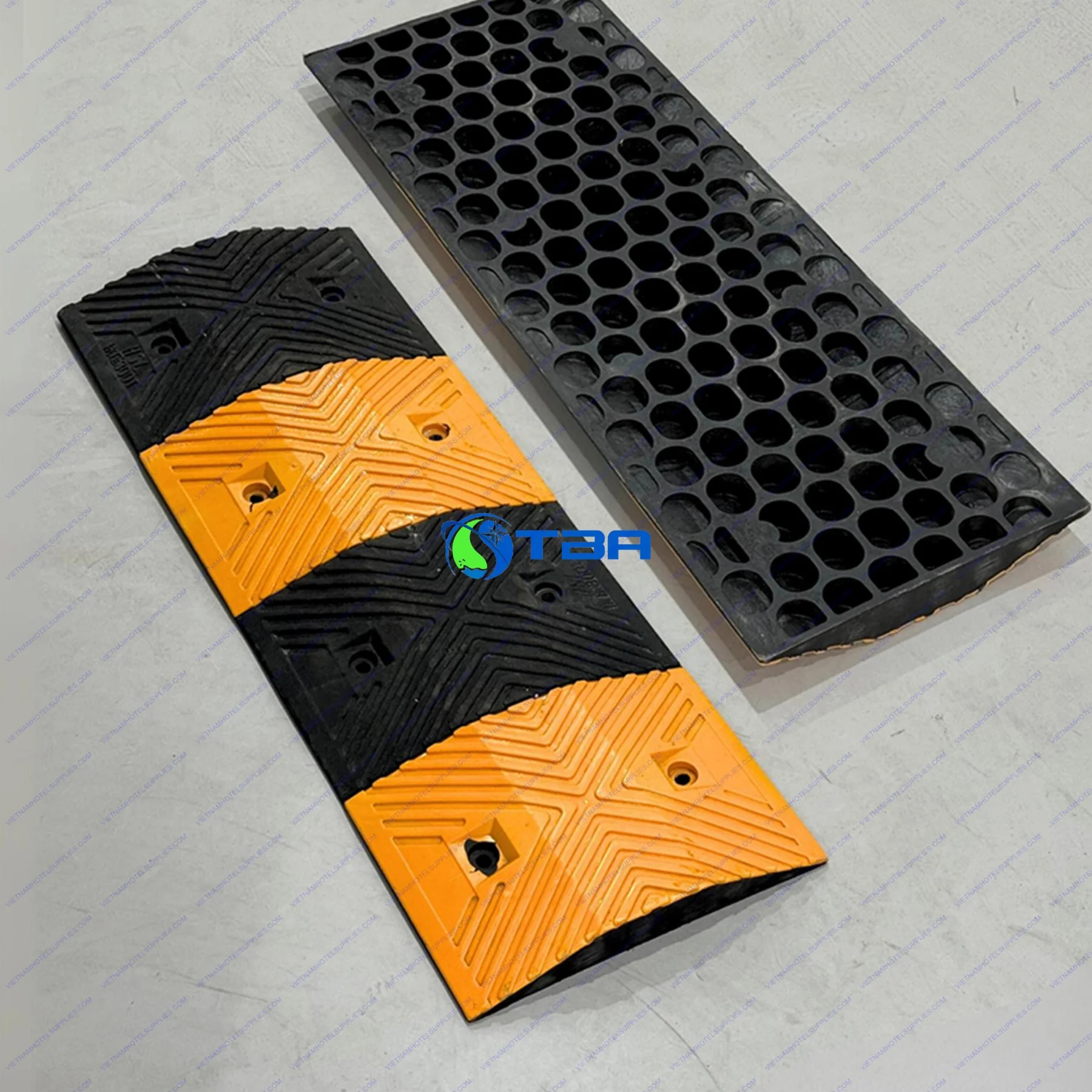 Gờ giảm tốc cao su (L)100x(W)35x(H)4cm