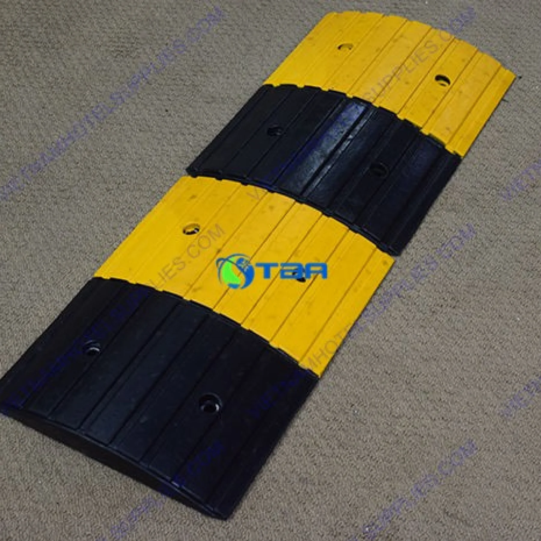 Gờ giảm tốc cao su (L)50*(W)64*(H)6cm xe tải container