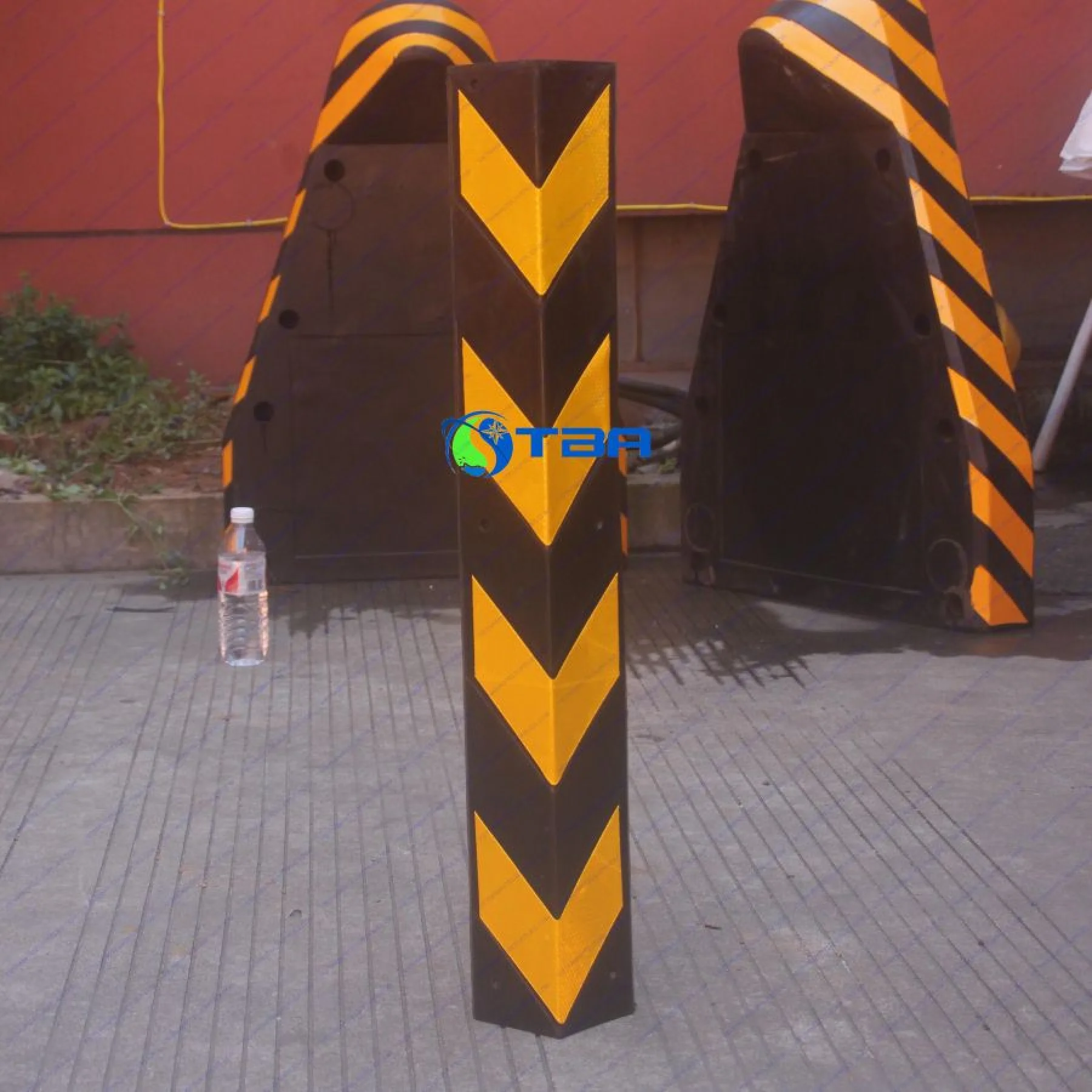 Ốp tường cao su chữ V chống va đập ASIA-OP900