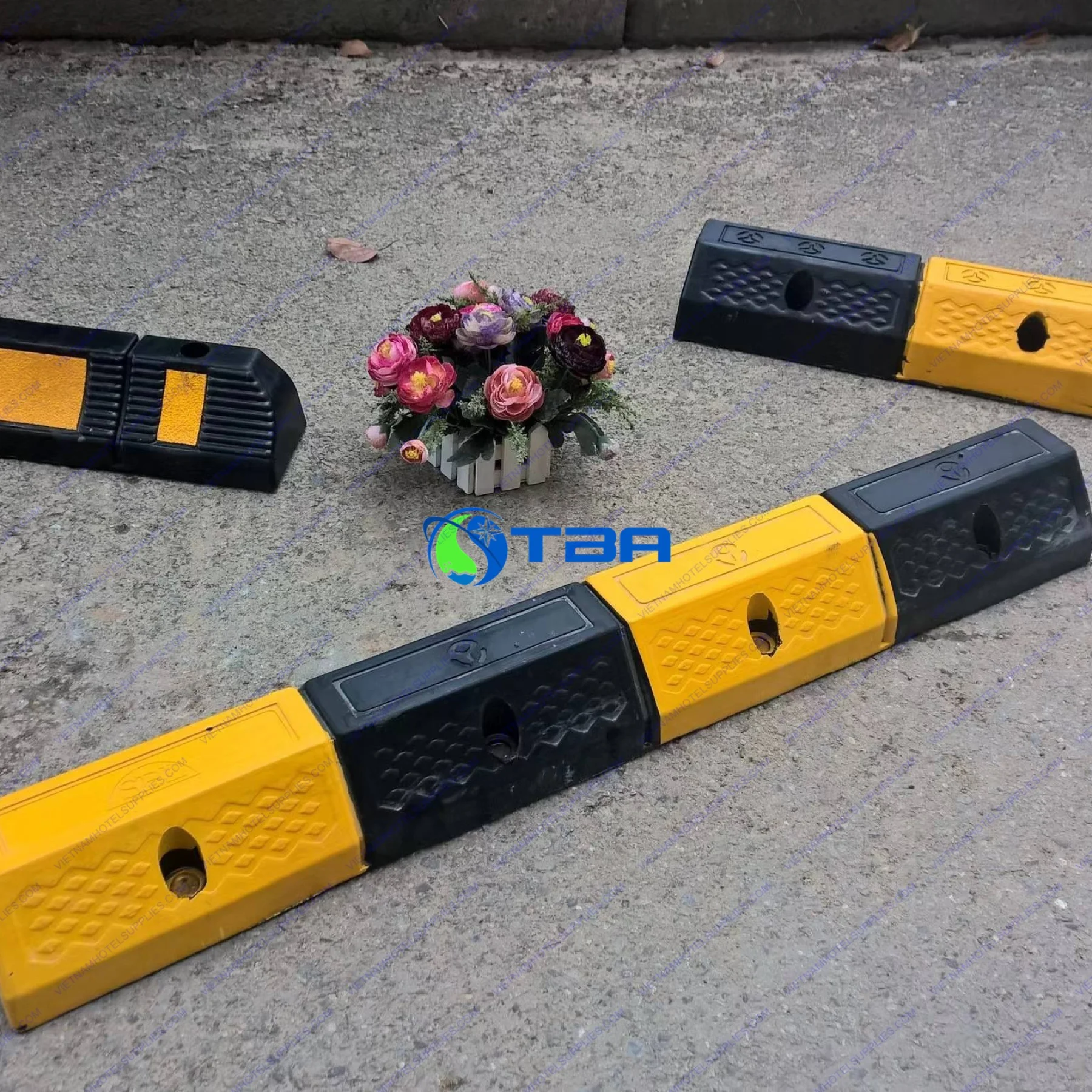 Thanh chắn bánh xe cao su cỡ lớn ASIA-CBXT1000