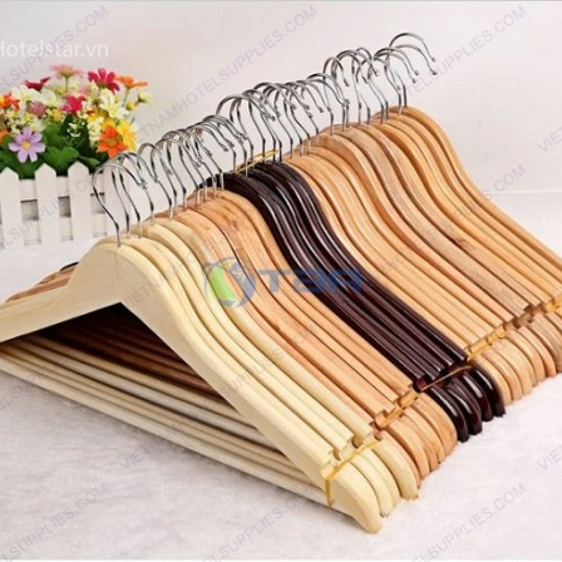 Móc treo quần áo bằng gỗ ASIA001