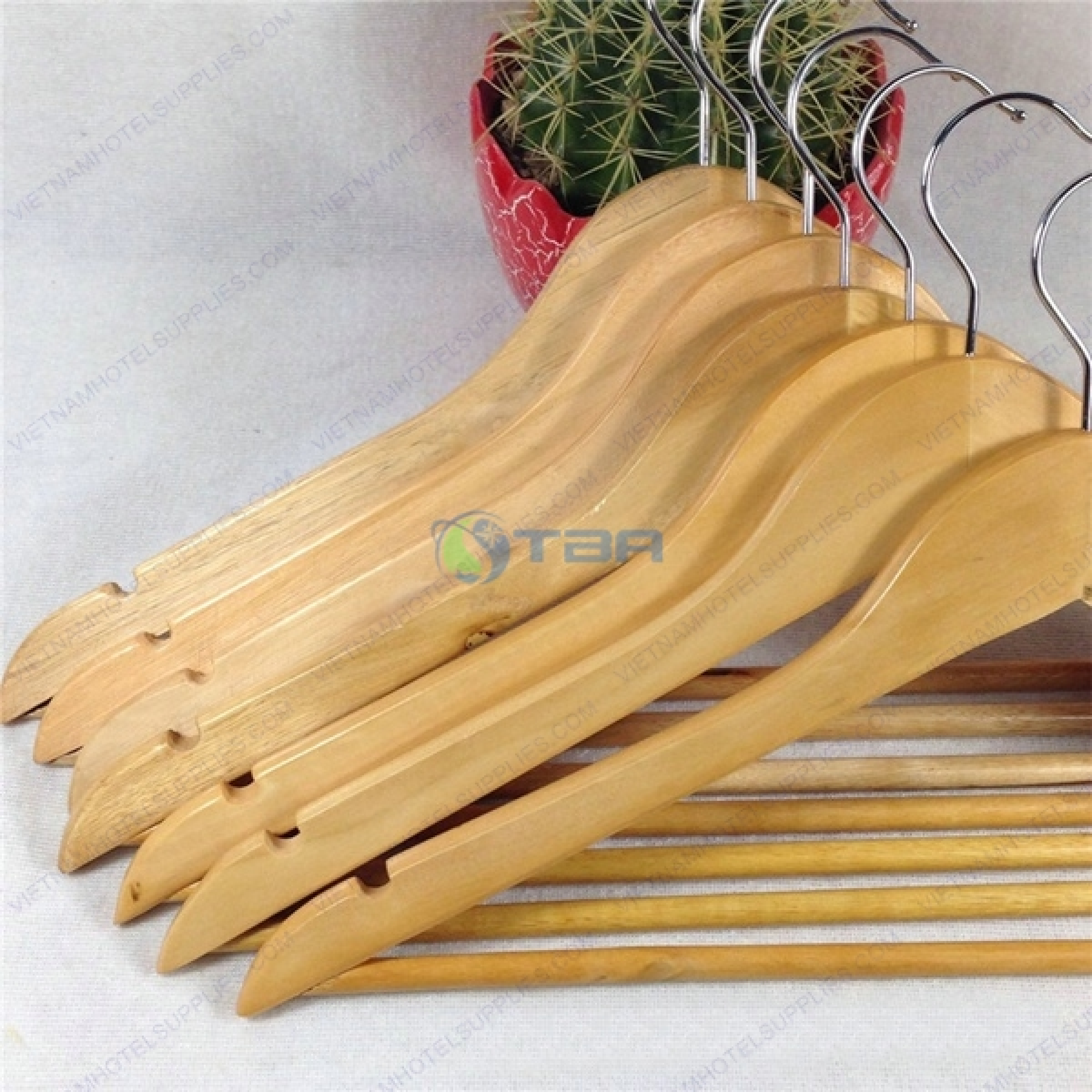 Móc treo quần áo khách sạn bằng gỗ ASIA005
