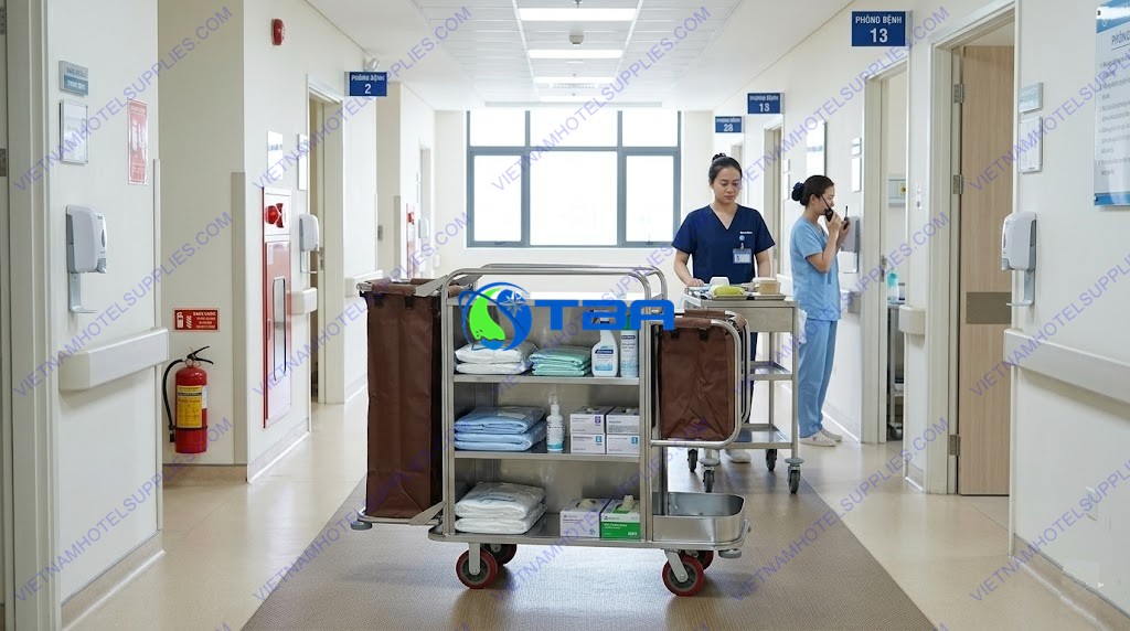 tay gấp xe làm buồng phòng khách sạn bệnh viện