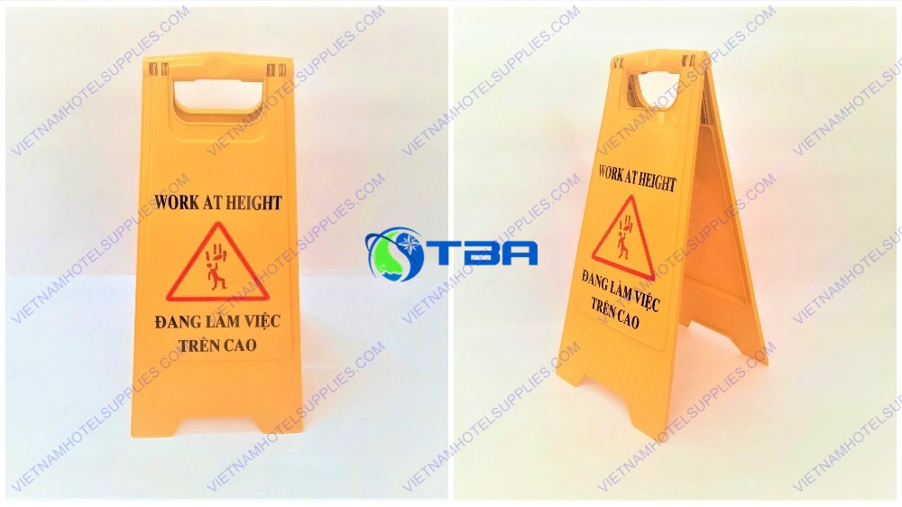 Biển cảnh báo ĐANG LÀM VIỆC TRÊN CAO