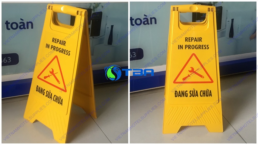 Biển báo đặt sàn chữ A khu vực đang sửa chữa