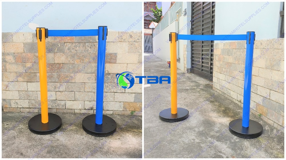 Trụ chắn phân làn lối đi màu xanh dương