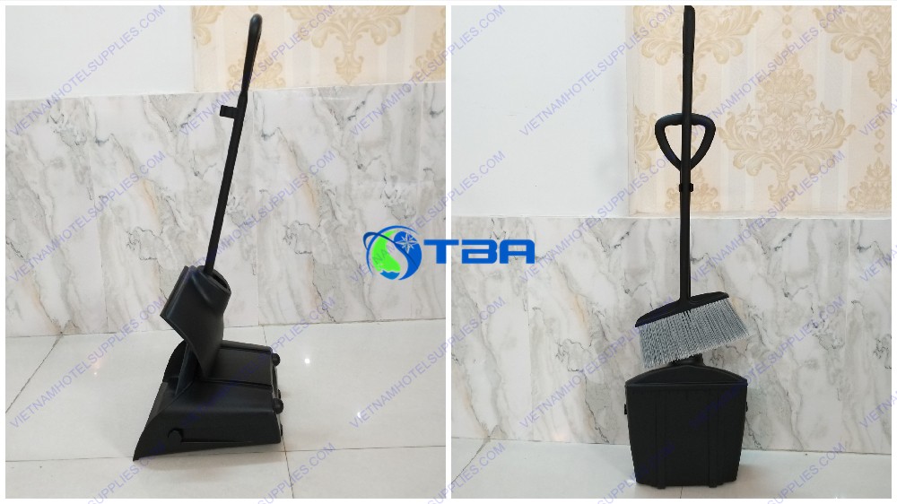 Ky hốt rác có nắp đậy cán dài kèm chổi quét