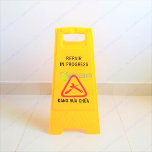 Biển báo đặt sàn chữ A khu vực đang sửa chữa
