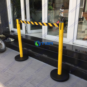Trụ chắn barier công trình dây sọc vàng đen